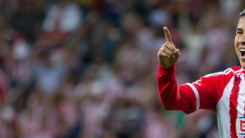 A pesar del interés del Palermo, Matías Almeyda prefiere que López se quede en Chivas para crecer lo que le falta.