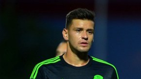 Tristeza tricolor de Alejandro Diaz y Carlos Fierro en el estadio Leo-Lagrange de Toulón.