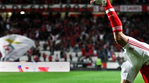 el mexicano Raúl Jiménez celebra su gol ante el Sporting Braga.