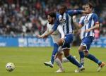 Real Madrid hizo lo suyo y derrotó 2-0 a Deportivo La Coruña, pero se quedó a un punto del título en España.