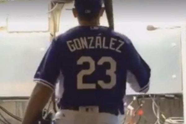 Jugadores Latinos De Los Dodgers Le Ponen Acento A Sus Camisetas La 