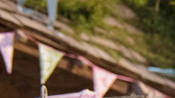 Johnny Depp (centro) en una escena de ‘Alice Through the Looking Glass’, que ha fracasado estrepitosamente en taquilla.