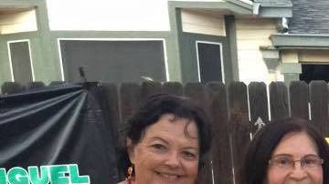 El precandidato al senado federal Tom Del Beccaro, con algunos partidarios en celebraciones del Cinco de Mayo. Para candidatos republicanos como él, se hace cuesta arriba ser competitivos en California y hay mucho trabajo por hacer para ser tomados en serio por los votantes latinos.