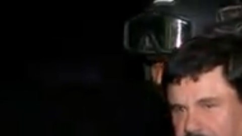 El Chapo es trasladado a un penal de Ciudad Juárez.