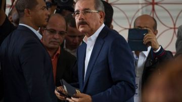 Danilo Medina, el actual presidente, encabeza el conteo.