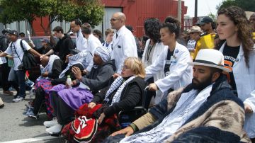 Conocidos como ‘Los Cinco de Frisco’, los luchadores sociales en huelga de hambre exigen que el Jefe de Policía del Departamento de Policía de San Francisco Greg Suhr renuncie o sea despedido.