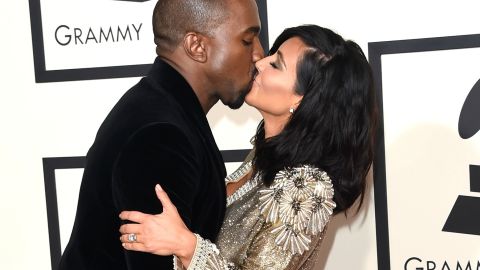 Kanye West sorprendió a su esposa, Kim Kardashian, con una orquesta de cuerda en el salón de su casa por el Día de la Madre.