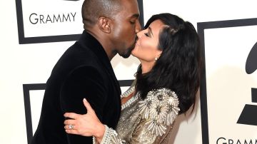 Kanye West sorprendió a su esposa, Kim Kardashian, con una orquesta de cuerda en el salón de su casa por el Día de la Madre.