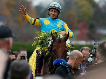 El jockey mexicano Víctor Espinoza.