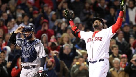 David Ortiz festeja con suma emoción su jonrón del viernes contra los Yankees. El batazo tenía detrás una linda historia.