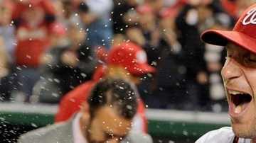 Max Scherzer logró la hazaña frente a sus antiguos compañeros.