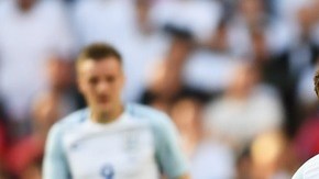 A los ingleses se les atragantaron los duros turcos en el Etihad Stadium.