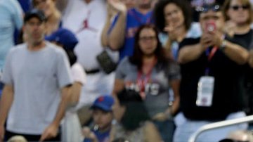 Syndergaard tuvo que abandonar el diamante por conducta antideportiva.