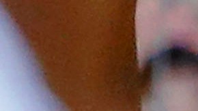 El receptor de los Dodgers, Yasmani Grandal, no puede quedarse con la pelota en la barrida de Jason Heyward, que hizo el 2-0 para los Cachorros.