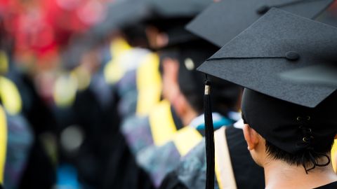 La graduación es sólo el primer paso de una jornada laboral que dura toda la vida.