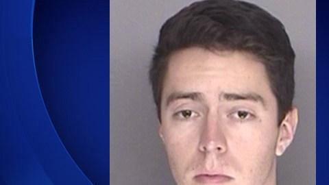 Paul Gusman, de 22 años, es acusado de atacar a un pastor.