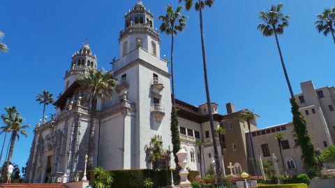 El Hearst Castle, en San Simeon, es la gran estrella de un fin de semana en el área.