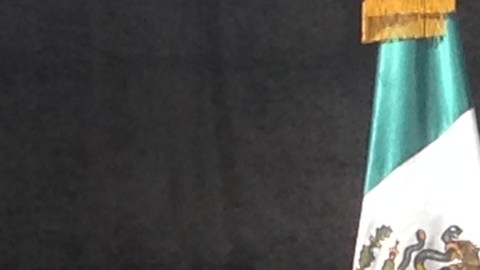 Festejo del Cinco de Mayo este jueves en el Consulado de México en Los Ángeles. De izquierda a derecha: el nuevo cónsul mexicano en Los Ángeles, Carlos García de Anda; la canciller Claudia Ruiz Massieu; el catedrático David E. Hayes Bautista; y el nuevo embajador de México en EEUU, Carlos Sada.