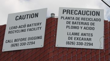 Aproximadamente el 85 por ciento del plomo refinado en la planta Quemetco, en City of Indutry se deriva de las baterías de plomo usaadas para automóviles. /Jorge Macias
