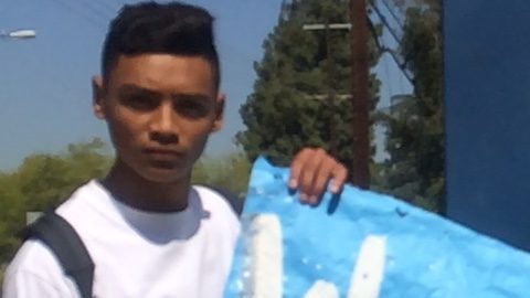Estudiantes de la secundaria Sylmar luchan contra la división racial.