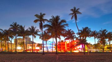 Ocean Drive en South Beach, Miami, donde la ciudad se vive al cien por cien.