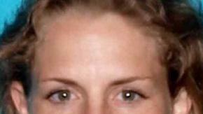 Emily Lynn Moon, de 32 años, es buscada por la Policía por supuestamente haber secuestrado a sus dos hijos.