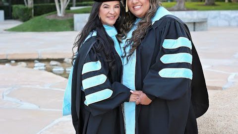 Verónica Pérez y su hija Lakyshia reciben un doctorado en liderazgo educativo en Cal State Long Beach