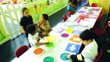El LAUSD ctualmente cuenta con 87 escuelas donde los alumnos desarrollan dos idiomas desde la niñez.
