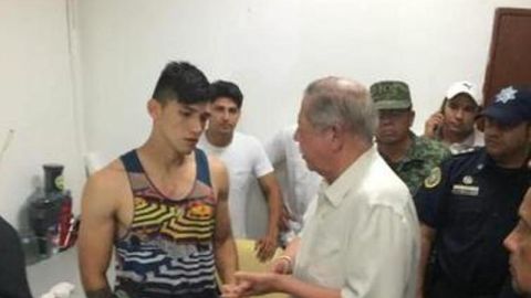 Alan Pulido con el gobernador de Tamaulipas Egidio Torre Cantú.