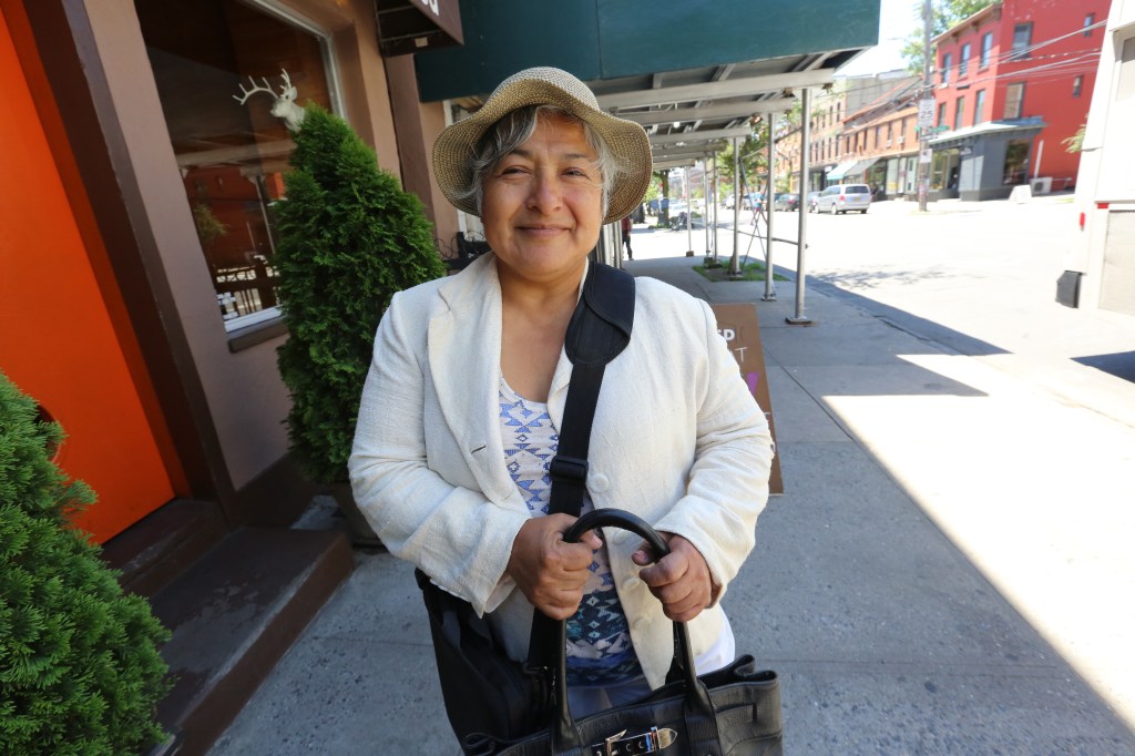 Nuestros Barrios- Red Hook, Brooklyn. Photo Credito Mariela Lombard/El Diario NY.