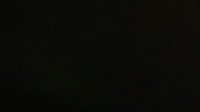 El agente Joseph Figueroa patrulla un área conocida por la presencia de pandillas en Compton. (Aurelia Ventura/ La Opinion)