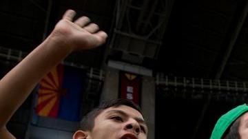 La afición mexicana obstinada no quiere dejar su divertimento.