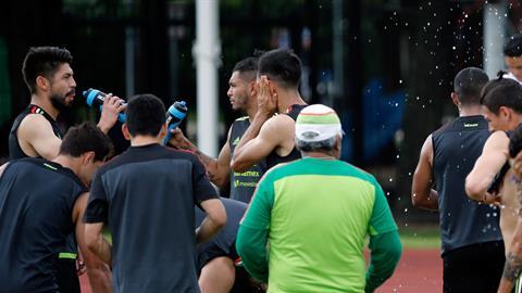 El Tri se entrenó en Houston con mucho calor para enfrentar a Venezuela.