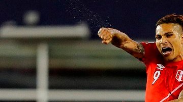 Paolo Guerrero podría llegar a Boca Juniors.