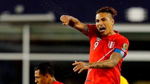 Paolo Guerrero podría llegar a Boca Juniors.