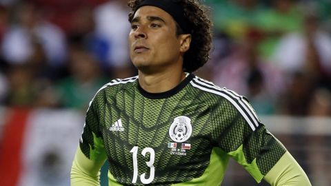 Guillermo Ochoa queda marcado como el arquero que sufrió la peor derrota del Tri. El guardameta tiene frente a sí un desafío automático.