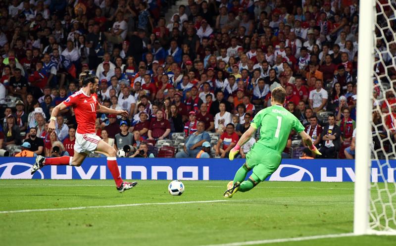 Euro 2016: Con Gol De Gareth Bale, Gales Golea A Rusia Y Gana El Grupo ...