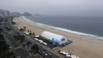 La tienda oficial de los Juegos Olímpicos en la playa de Copacabana.