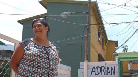 Yanara Tovar es una de las madres que hizo parte del llamado proceso de paz y su hijo Miguel hoy está fuera de la criminalidad.