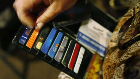 El endeudamiento personal ha generado una industria de cobro de deudas.