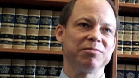 El juez Aaron Persky manejó dos casos similares recientes en California relacionados con el asalto sexual.