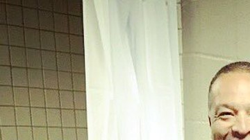 El 'Titán' Adrián González vestido de charro.