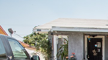 Benjamin "Ben" Dido, un nuevo personaje creado por el comediante de Culture Clash, Herbert Siguenza, como crítica a los "latinos del establishment político".