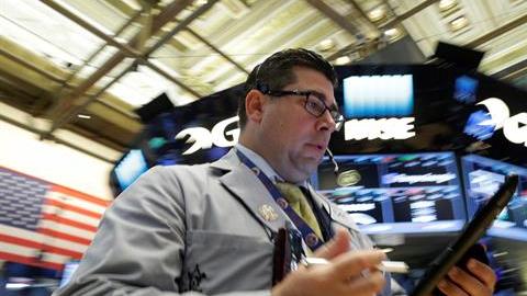 Según S&P el viernes, tras el referendum en el Reino Unido, se volatilizaron de los mercados $2.08 billones, la mayor caída en la historia. /Efe