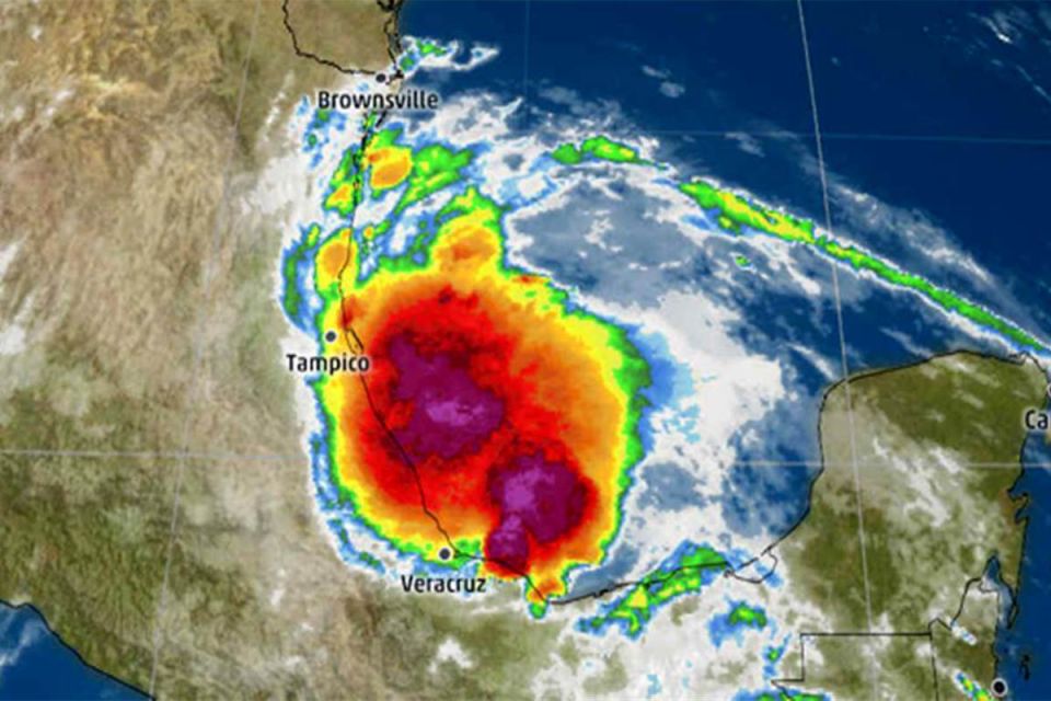 México en alerta por la llegada de la tormenta Danielle La Opinión