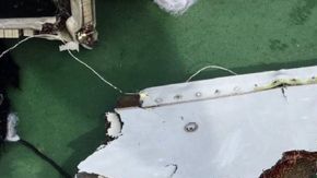 Parte de los restos del vuelo MS804 de EgyptAir que fueron encontrados.