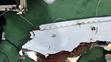Parte de los restos del vuelo MS804 de EgyptAir que fueron encontrados.