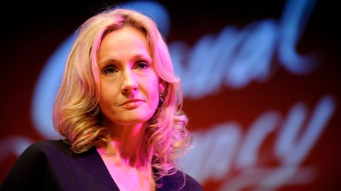 J.K. Rowling lamentó en su perfil de Twitter la muerte de un joven que trabajaba en la atracción de 'Harry Potter' y que se encontraba en el club Pulse en el momento del ataque.