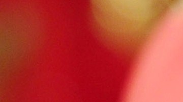 Hassan Khan, marido de la fallecida, indicó a la Policía que vio cómo varios familiares la agarraban mientras la madre la rociaba con combustible y le prendía fuego.