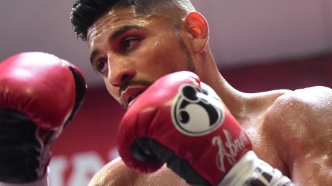 Mares reaparecerá tras su derrota a manos de Leo Santa Cruz en agosto del año pasado.